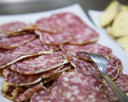 4-charcuterie-de-montagne-auvergne 4-charcuterie-de-montagne-auvergne